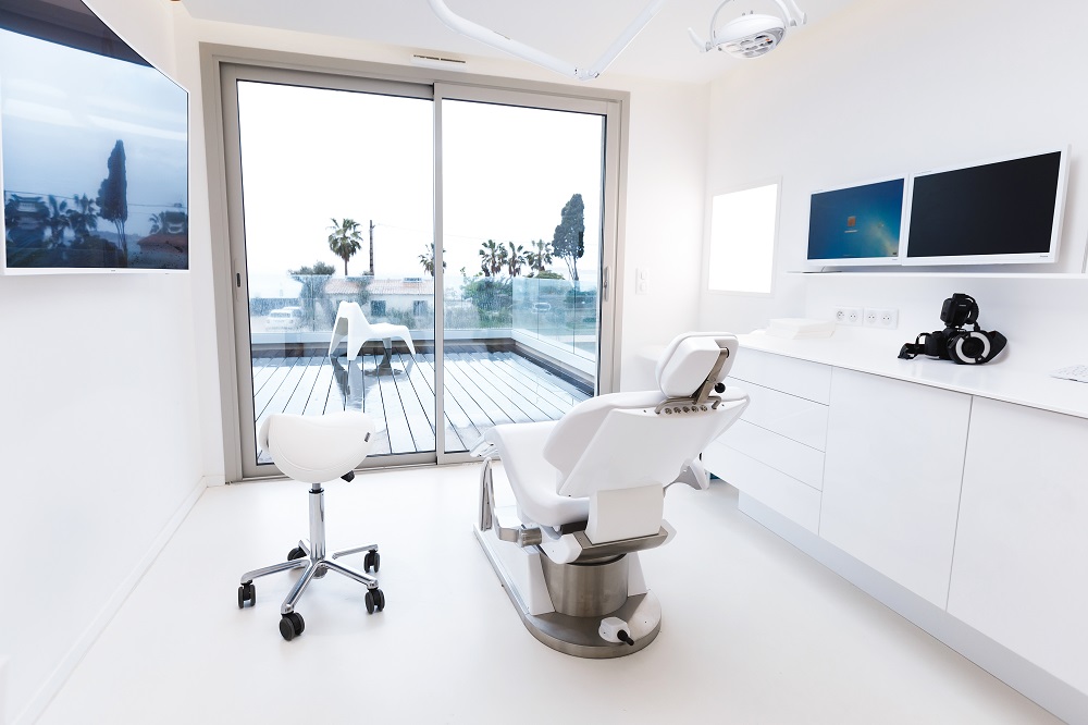 clinica-dental-reformada-vista-paciente